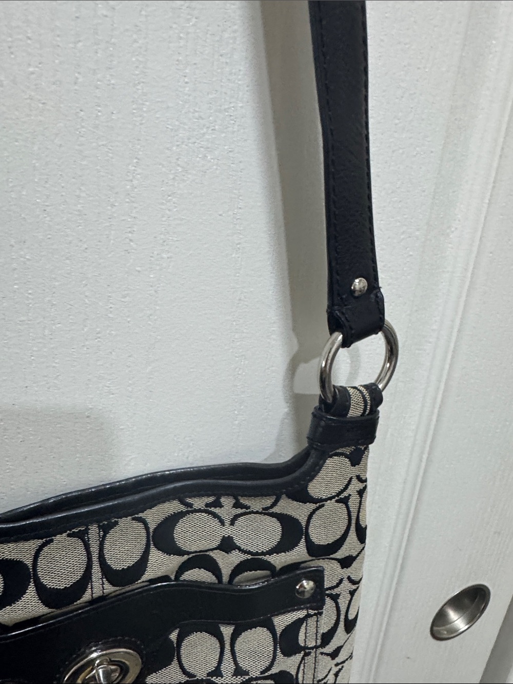 Coach Signature Jacquard Turnlock Shoulder Bag Black Cream Hobo Y2K - Picture 7 of 16